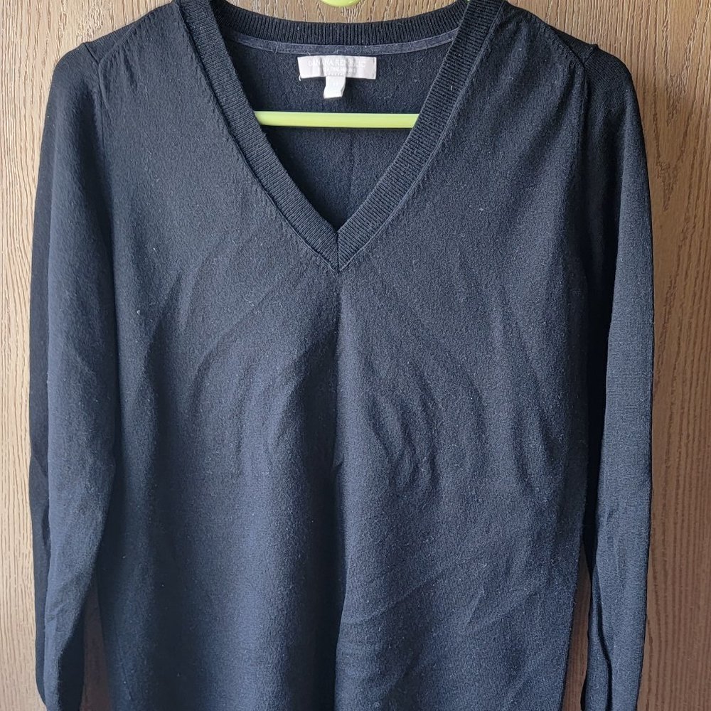 Banana Republic Merino V-Neck Sweater Size M